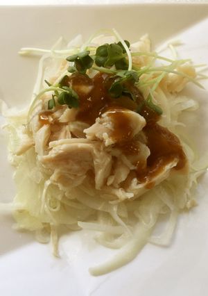 みつせ鶏 の蒸し鶏の棒棒鶏（玉ねぎ添え-レシピのメイン写真