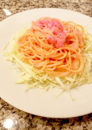 余った桜でんぶで！ピンクパスタサラダ-レシピのメイン写真