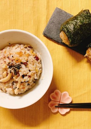 簡単!きのことツナ缶の塩麹炊き込みご飯-レシピのメイン写真
