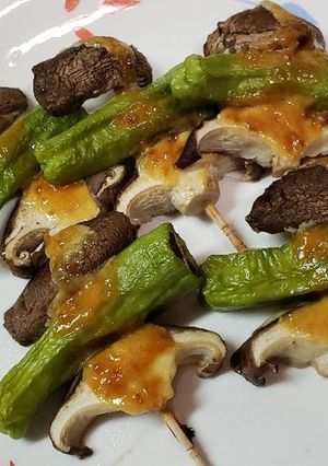 シイタケとししとうの味噌マヨ一口串焼き-レシピのメイン写真