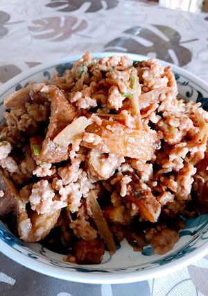 ご飯や晩酌のお供に！アケビの肉詰め風-レシピのメイン写真