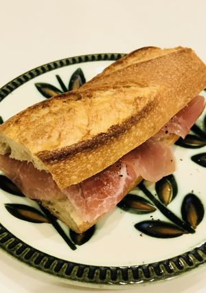 ＊クリチとくるみとハムのバゲットサンド＊-レシピのメイン写真