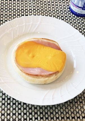 簡単^_^マフィンでハムチーズトースト-レシピのメイン写真