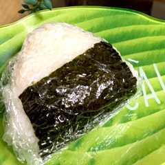 รูปของ 超簡単！美味♡だしおにぎり