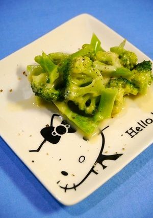 レンジで簡単！ブロッコリーカレーチーズ-レシピのメイン写真