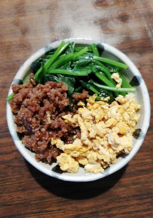 簡単下準備して３色丼★☆２人ランチ風に-レシピのメイン写真
