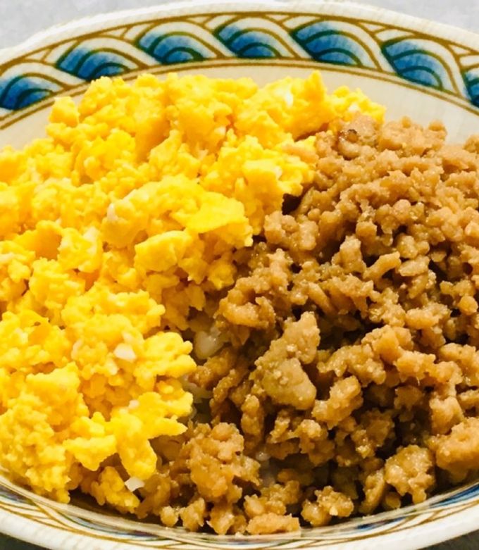 優しい甘さ♪鶏そぼろ丼-レシピのメイン写真