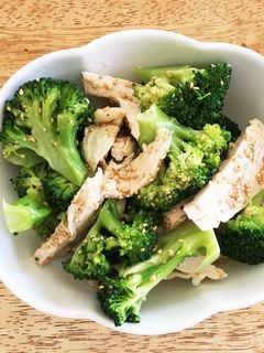 鶏ハムとブロッコリーのゴマダレあえ-レシピのメイン写真