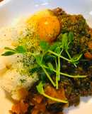 十六穀米と煮こんだカレー●生たまカレー