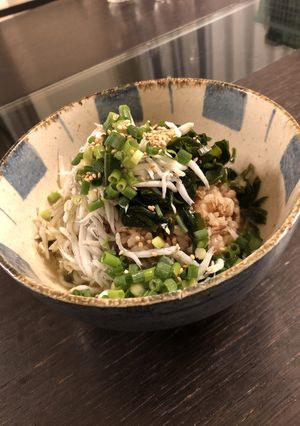 一人ご飯　わかめとしらすの玉子かけ-レシピのメイン写真