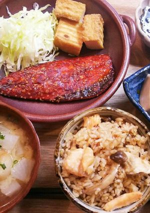 夕飯！鮭としめじの炊込みご飯(リキンキ)-レシピのメイン写真