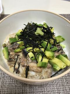 サバとアボカドとろろ丼-レシピのメイン写真