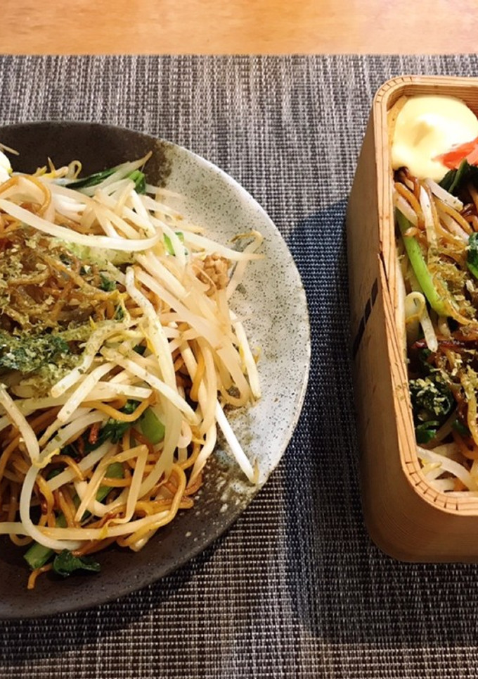 袋裏の作り方とは違う！小松菜焼きそば-レシピのメイン写真
