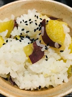 簡単サツマイモご飯さつまいも炊き込みご飯-レシピのメイン写真