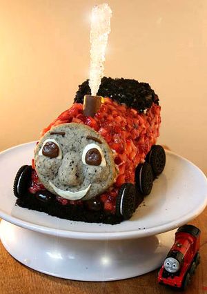 機関車トーマスのバースデーケーキ-レシピのメイン写真