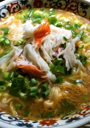 ラ王豚骨醤油で作るカニカマ青ネギラーメン-レシピのメイン写真