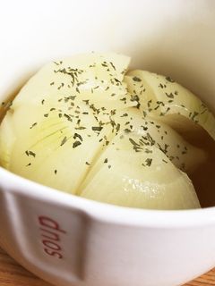 ズボラ飯!レンジで簡単!丸々玉ねぎスープ-レシピのメイン写真