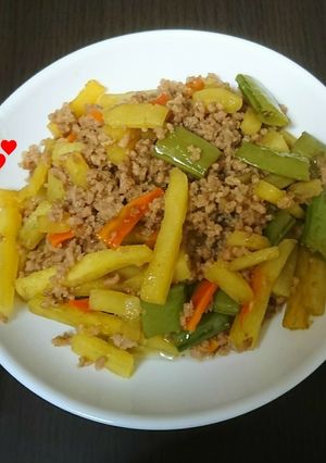 カラフル！豚ひきとさつま芋の肉じゃが風☆-レシピのメイン写真