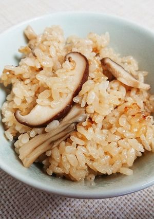 椎茸と舞茸の炊き込みご飯-レシピのメイン写真