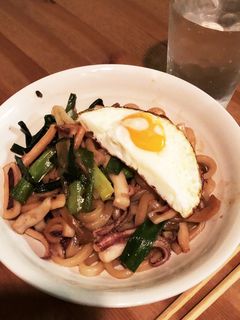 イカのバター醤油焼うどん★簡単-レシピのメイン写真