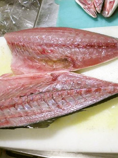 いなだ(ぶりの小さいの)の三枚おろし-レシピのメイン写真