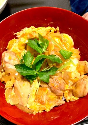出汁で煮込む、半熟加減が美味しい親子丼☆-レシピのメイン写真