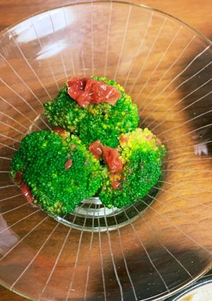 ブロッコリーと梅肉の胡麻油仕立て-レシピのメイン写真