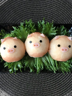 三匹の子豚♫チーズ入り生ハムおにぎり-レシピのメイン写真