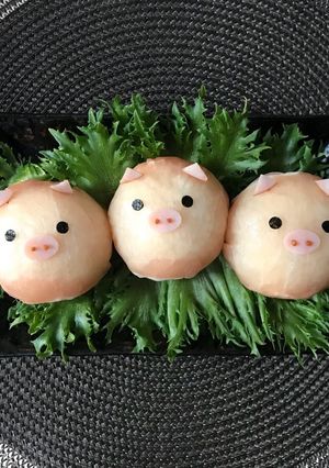 三匹の子豚♫チーズ入り生ハムおにぎり-レシピのメイン写真