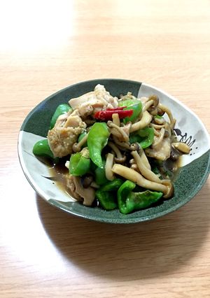 ピーマンと鶏もも肉の炒めもの+しめじ-レシピのメイン写真