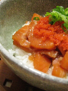 偽親子丼?!とびっことサーモンのづけ丼-レシピのメイン写真