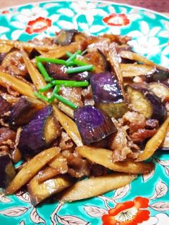 カリカリ豚とナスごぼうの甘辛炒め-レシピのメイン写真