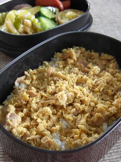 ツナたまごそぼろごはん-レシピのメイン写真