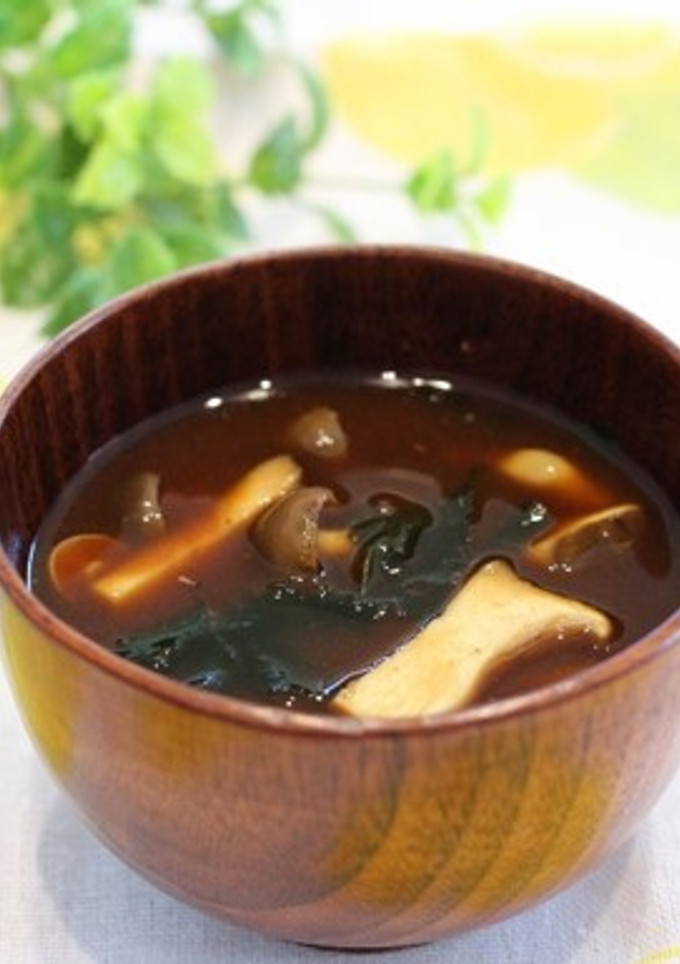 きのことわかめの味噌汁-レシピのメイン写真
