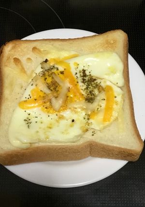 ｜簡単美味しい、目玉焼きのせパン｜-レシピのメイン写真