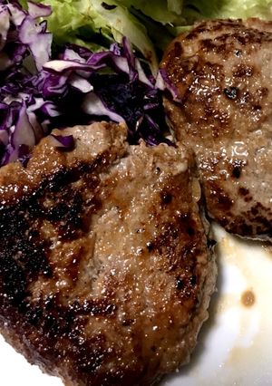 材料2つ　焼肉みたいなハンバーグ-レシピのメイン写真