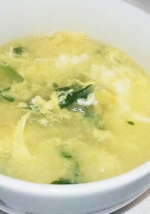 味覇とセロリで、簡単♪ふわとろ玉子スープ-レシピのメイン写真