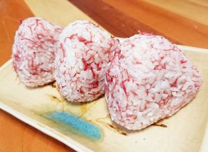 簡単酒肴&お弁当に☆コンビーフおにぎり-レシピのメイン写真