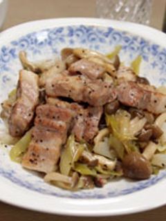 ダッチオーブンで☆豚バラとネギの蒸し焼き-レシピのメイン写真
