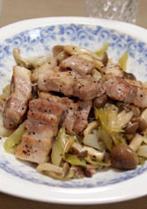 ダッチオーブンで☆豚バラとネギの蒸し焼き-レシピのメイン写真