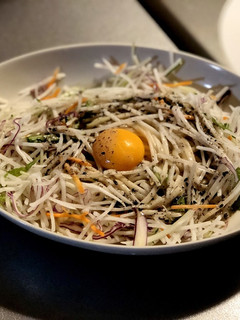簡単!黒ごまサラダうどん-レシピのメイン写真