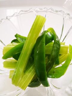 ごま油と鶏ガラで旨々☆セロリピーマン炒め-レシピのメイン写真