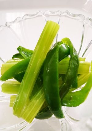 ごま油と鶏ガラで旨々☆セロリピーマン炒め-レシピのメイン写真