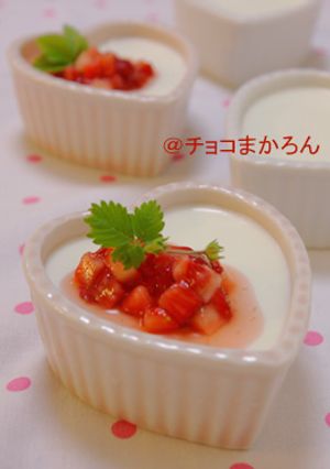 アーモンドブランマンジェ☆いちごソース-レシピのメイン写真