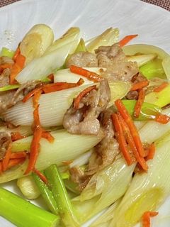 豚バラ肉とネギの梅肉バター炒め-レシピのメイン写真