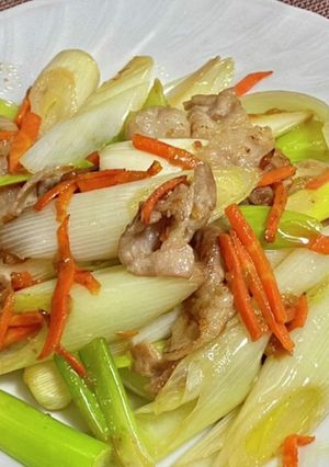 豚バラ肉とネギの梅肉バター炒め-レシピのメイン写真