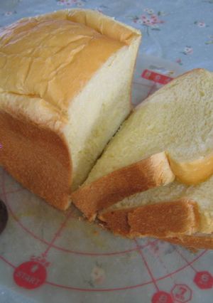 HBでヨーグルトのふんわり優しい食パン♪-レシピのメイン写真