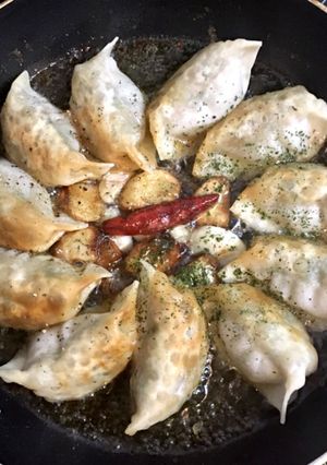 餃子のアヒージョ-レシピのメイン写真