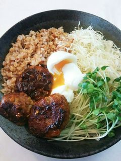 リメイク!ハンバーグ サラダ丼-レシピのメイン写真