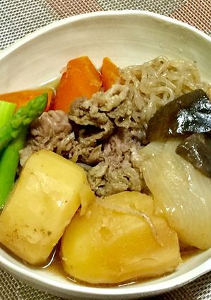豚の角煮の煮汁で肉じゃが-レシピのメイン写真